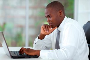 Conheça as 5 vantagens de utilizar um sistema web